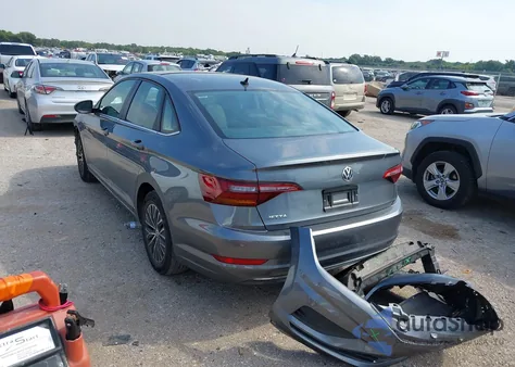 2019 Volkswagen Jetta 1.4T R-Line/1.4T S/1.4T Se z USA, uszkodzony, nr VIN 3VWC57BU3KM124235